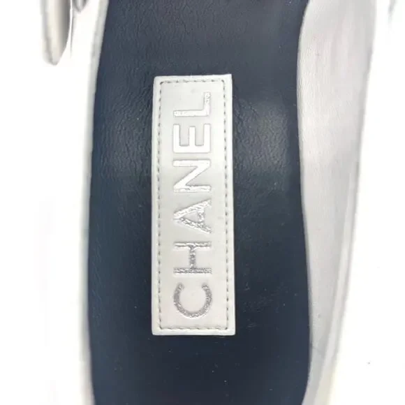Chanel CC Logo Turnlock Calfskin Patent Leather Cap Toe Maryjane Flats Shoes 37 - Picture 13 of 13